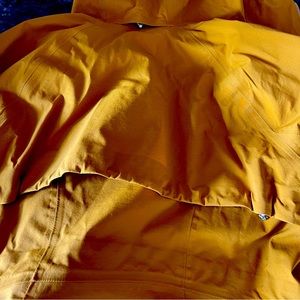 Lululemon rain coat only worn one or two times